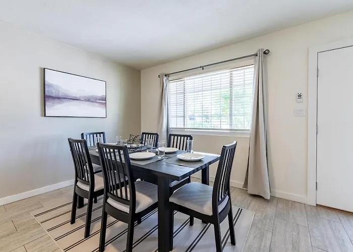 Сasa de vacaciones Spacious, Child-friendly Home, 5 Min To Old Town! *