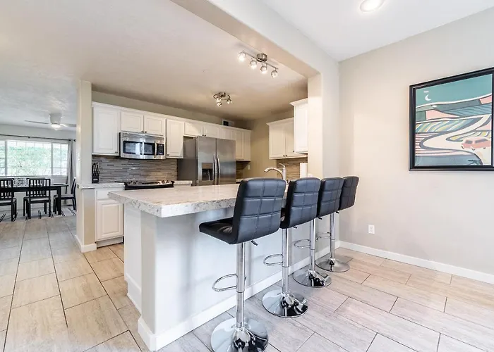Сasa de vacaciones Spacious, Child-friendly Home, 5 Min To Old Town! *